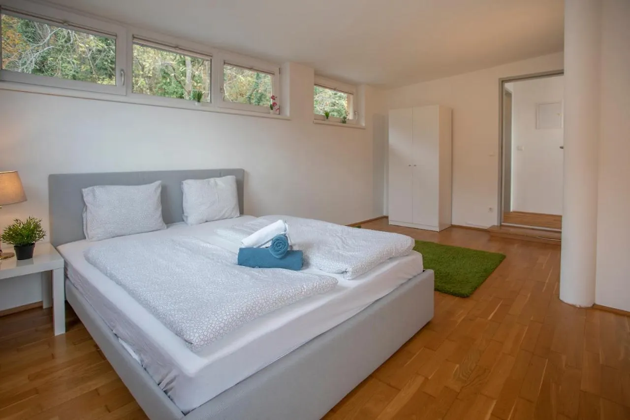 Hilltop Innsbruck Apartment I Free Parking